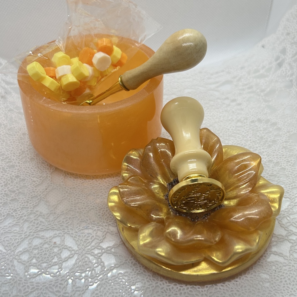 アネモネ風小物入れオレンジアクセサリーケース ハンドメイド2液レジンインテリア 置物プレゼントや贈り物に2液レジン ハンドメイド