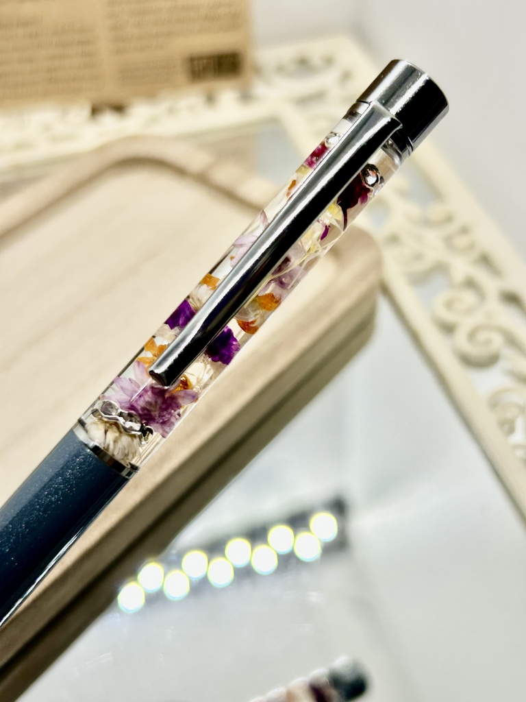 ①名前入れ可!キンモクセイ入りハーバリウムボールペン グレー×オレンジ紫 金具シルバー ハンドメイド 推し活おしゃれギフト