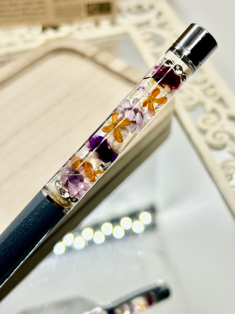 ①名前入れ可!キンモクセイ入りハーバリウムボールペン グレー×オレンジ紫 金具シルバー ハンドメイド 推し活おしゃれギフト