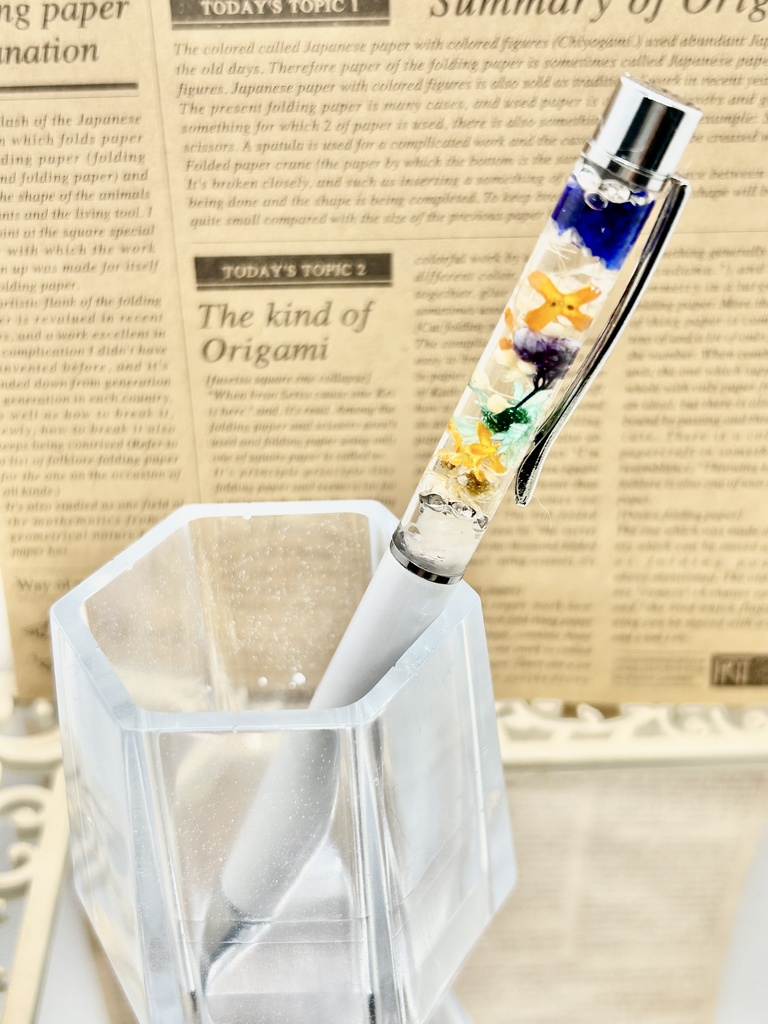 ②名前入れ可!キンモクセイ入りハーバリウムボールペン 白×オレンジ青金具シルバー ハンドメイド 推し活おしゃれギフト