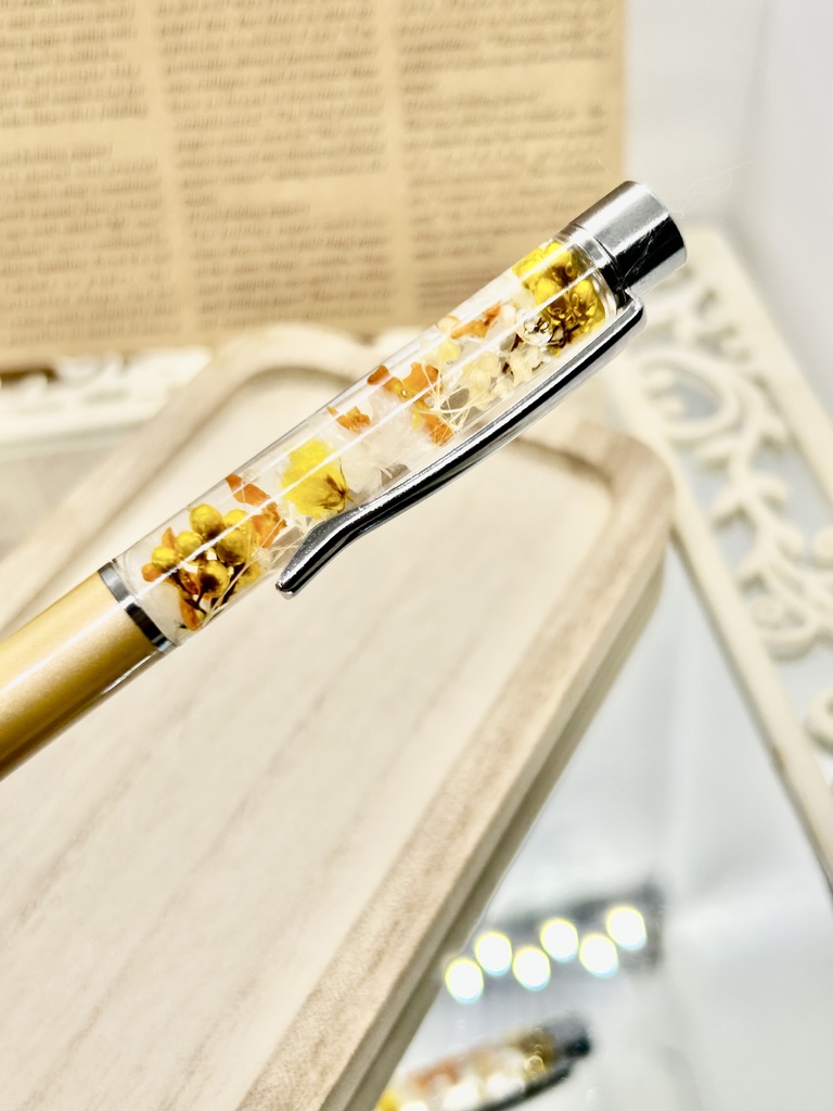 ③名前入れ可!キンモクセイ入りハーバリウムボールペン ベージュ×オレンジ黄色金具シルバー ハンドメイド 推し活おしゃれギフト