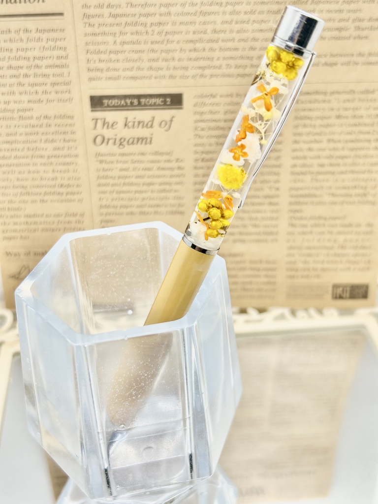 ③名前入れ可!キンモクセイ入りハーバリウムボールペン ベージュ×オレンジ黄色金具シルバー ハンドメイド 推し活おしゃれギフト