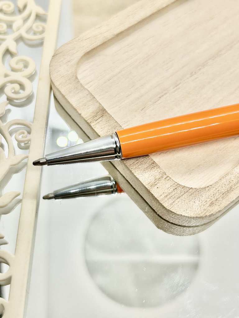 ④名前入れ可!キンモクセイ入りハーバリウムボールペン オレンジ×黄色金具シルバー ハンドメイド 推し活おしゃれギフト