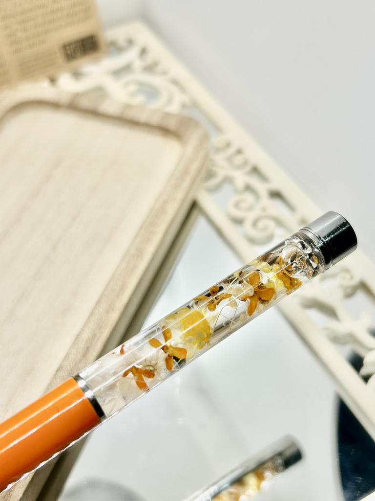 ④名前入れ可!キンモクセイ入りハーバリウムボールペン オレンジ×黄色金具シルバー ハンドメイド 推し活おしゃれギフト