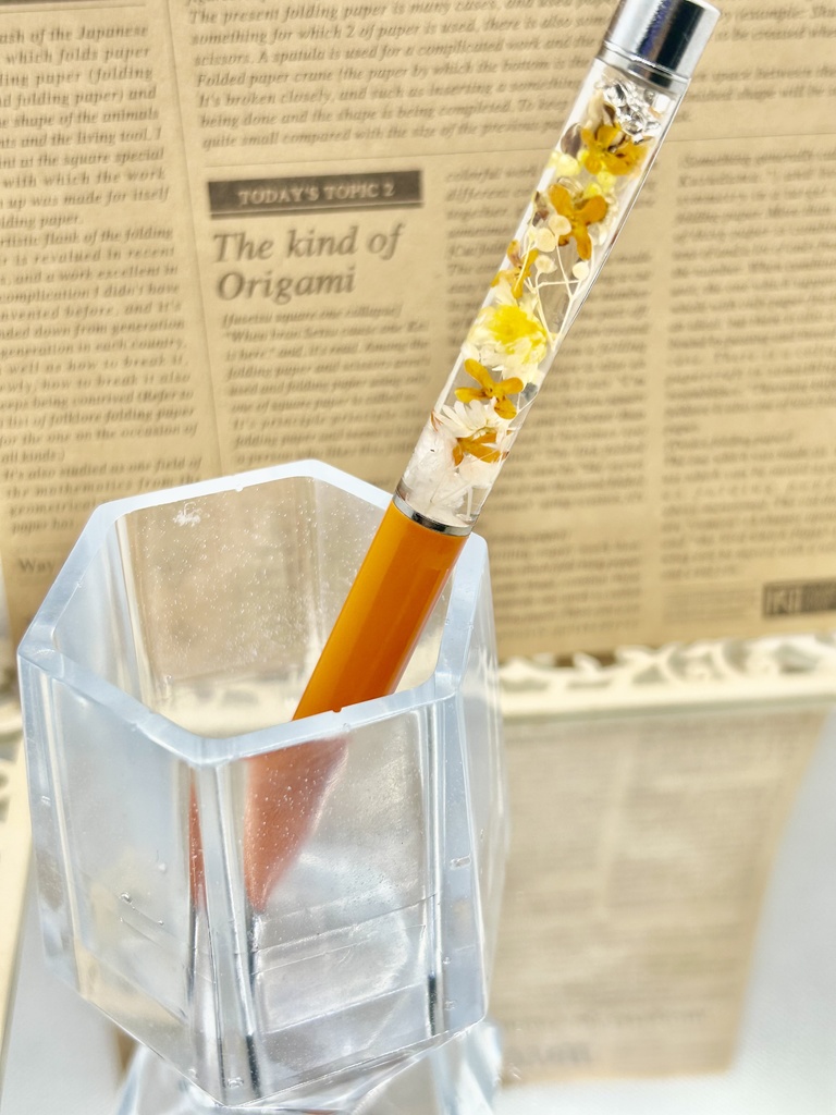 ④名前入れ可!キンモクセイ入りハーバリウムボールペン オレンジ×黄色金具シルバー ハンドメイド 推し活おしゃれギフト