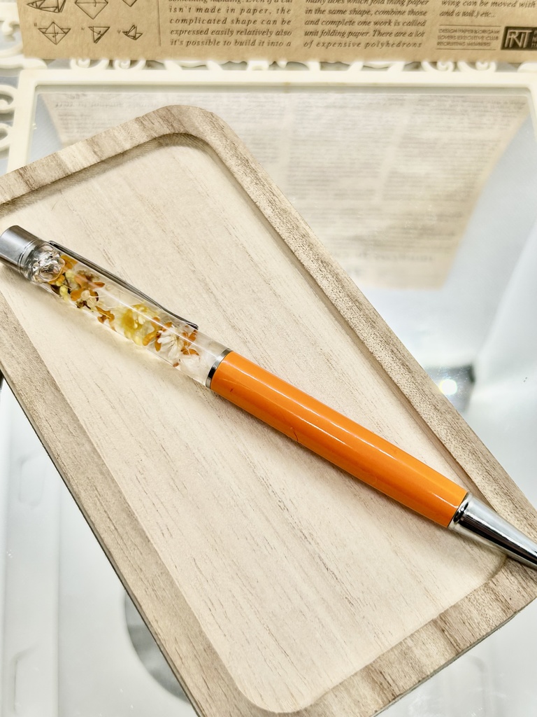 ④名前入れ可!キンモクセイ入りハーバリウムボールペン オレンジ×黄色金具シルバー ハンドメイド 推し活おしゃれギフト