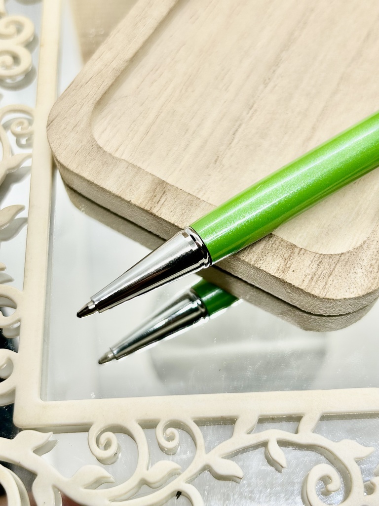 ⑥名前入れ可!キンモクセイ入りハーバリウムボールペン 黄緑×緑オレンジ金具シルバー ハンドメイド 推し活おしゃれギフト