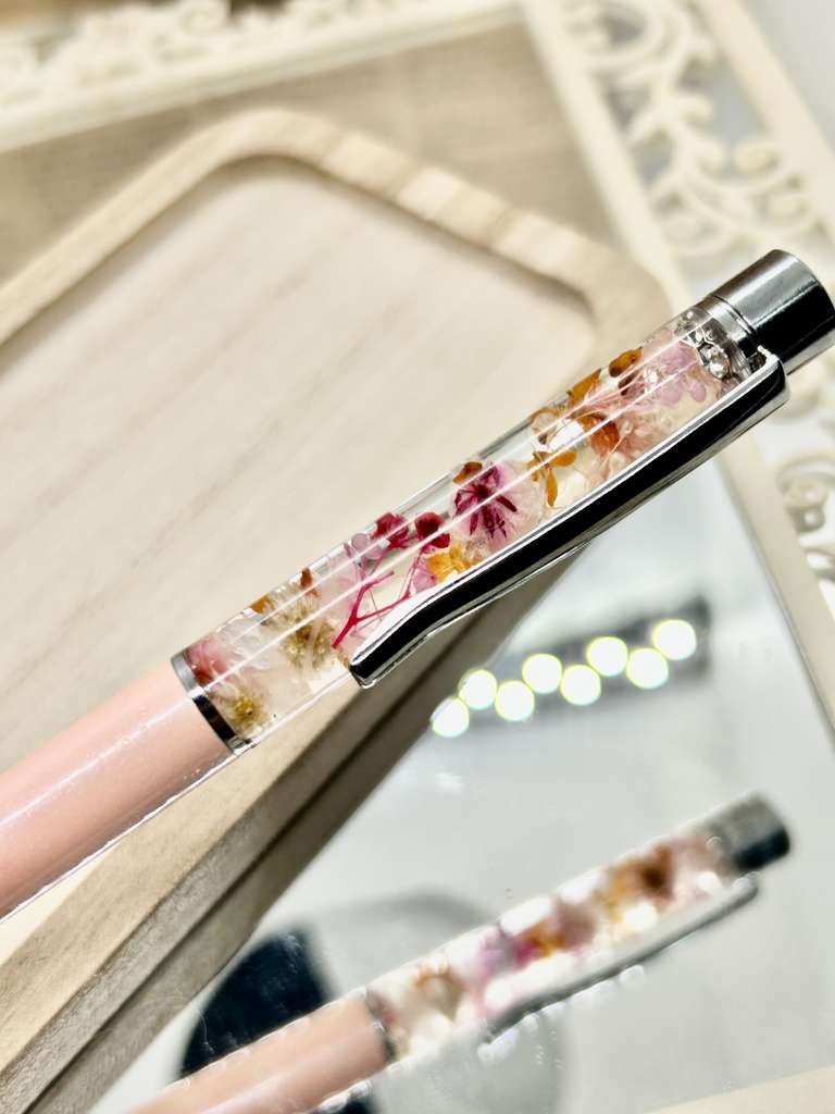⑪名前入れ可!キンモクセイ入りハーバリウムボールペン サーモンピンク×ピンク金具シルバー ハンドメイド 推し活おしゃれギフト
