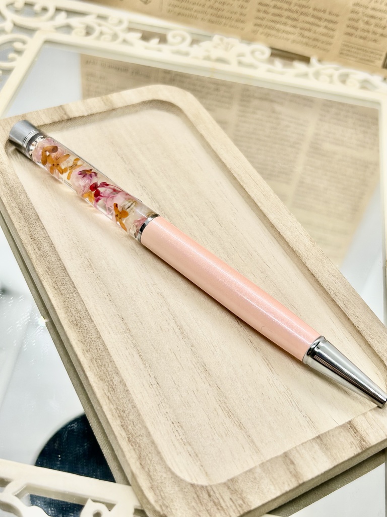 ⑪名前入れ可!キンモクセイ入りハーバリウムボールペン サーモンピンク×ピンク金具シルバー ハンドメイド 推し活おしゃれギフト