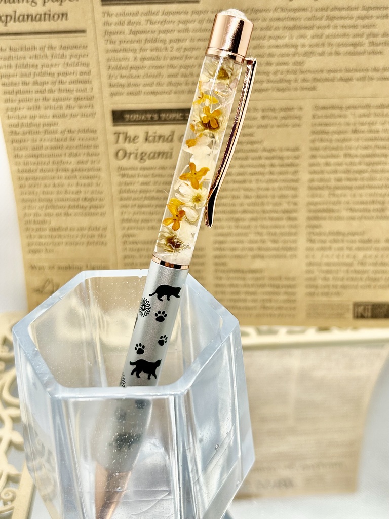 ②猫柄ハーバリウムボールペン 本体シルバー×オレンジ 金木犀入り ハンドメイド ドライフラワー文房具 筆記用具プレゼント推しカラー