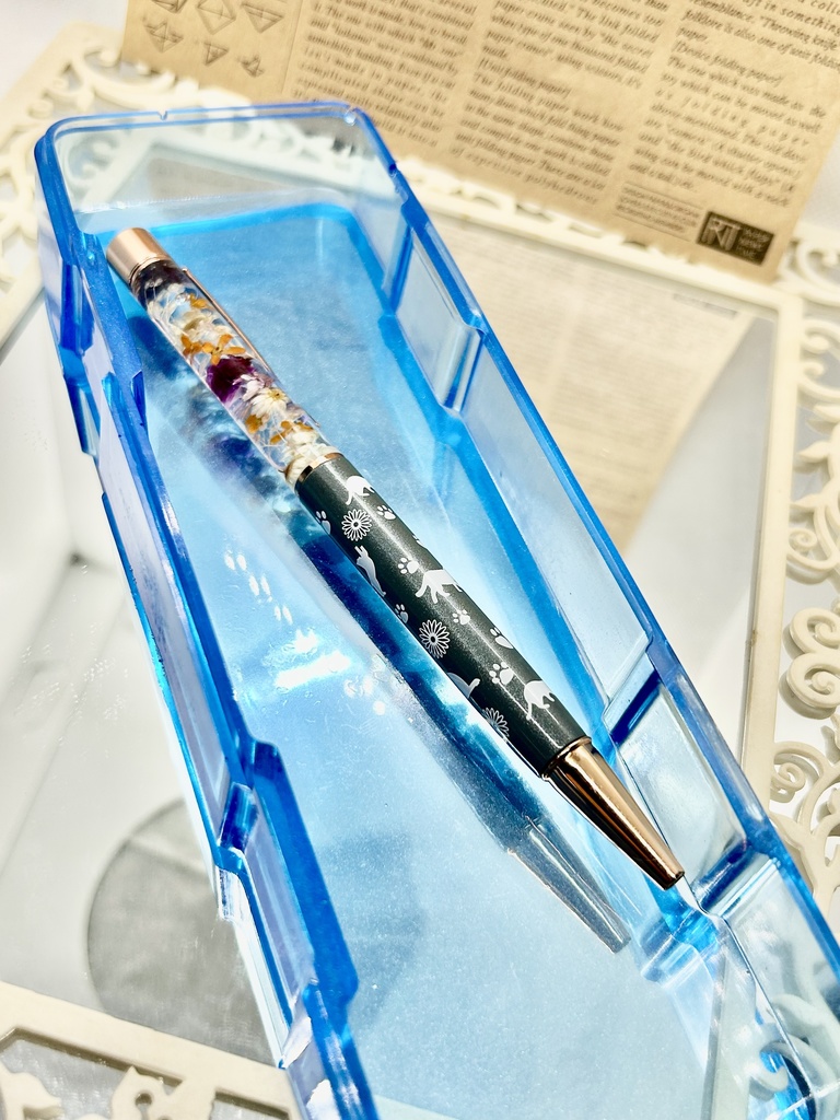 ③猫柄ハーバリウムボールペン 本体グレー×オレンジ紫 金木犀入り ハンドメイド ドライフラワー文房具 筆記用具プレゼント推しカラー