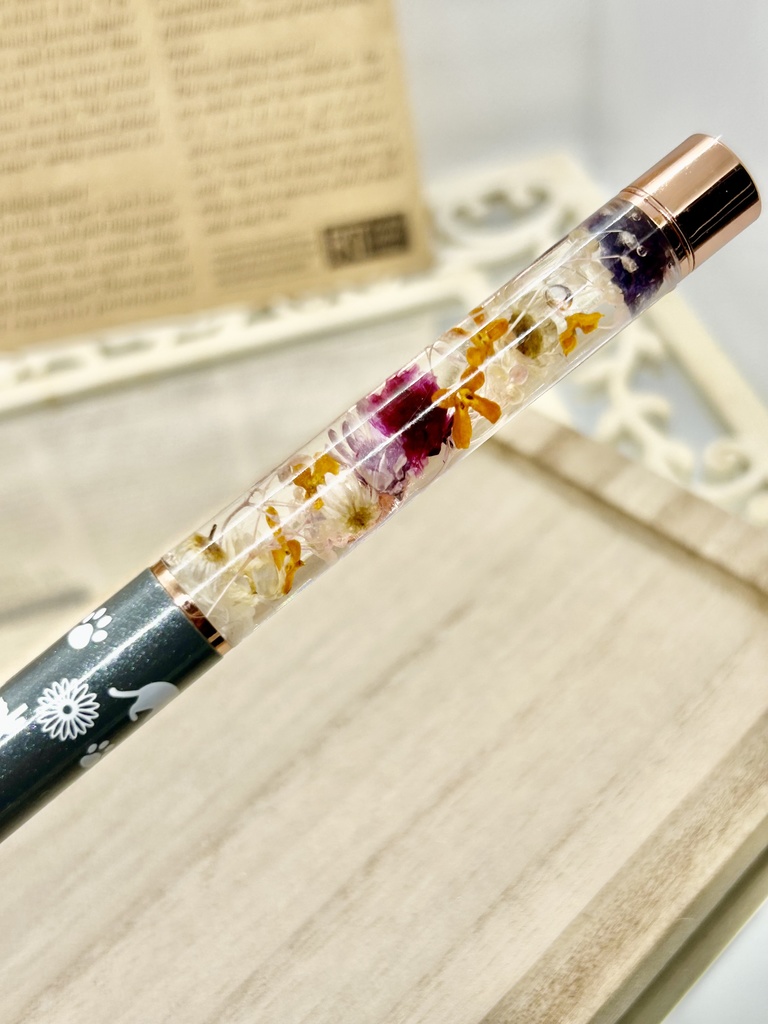 ③猫柄ハーバリウムボールペン 本体グレー×オレンジ紫 金木犀入り ハンドメイド ドライフラワー文房具 筆記用具プレゼント推しカラー