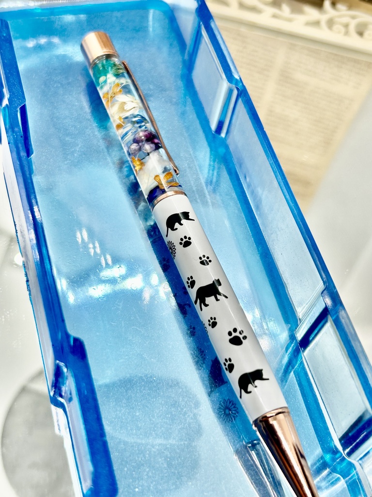 ④猫柄ハーバリウムボールペン 本体シルバー×オレンジ 金木犀入り ハンドメイド ドライフラワー文房具 筆記用具プレゼント推しカラー