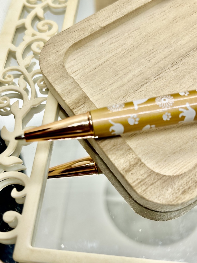 ⑤猫柄ハーバリウムボールペン 本体ベージュ×オレンジ黄色金木犀入りハンドメイド ドライフラワー文房具 筆記用具プレゼント推しカラー