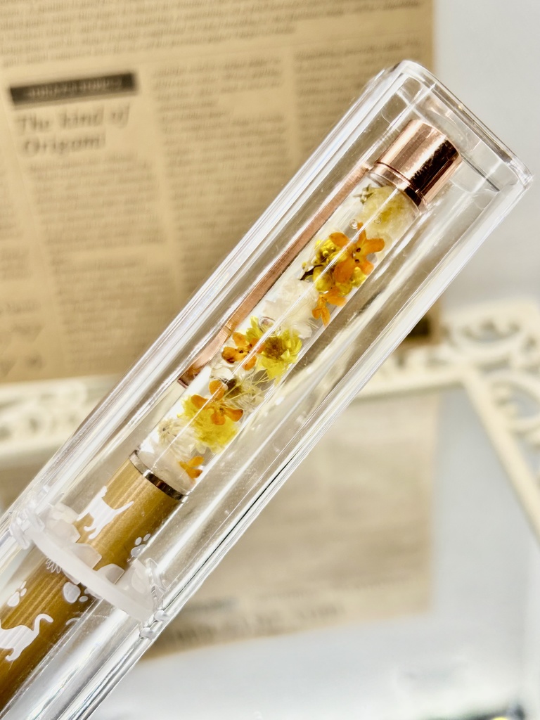 ⑤猫柄ハーバリウムボールペン 本体ベージュ×オレンジ黄色金木犀入りハンドメイド ドライフラワー文房具 筆記用具プレゼント推しカラー