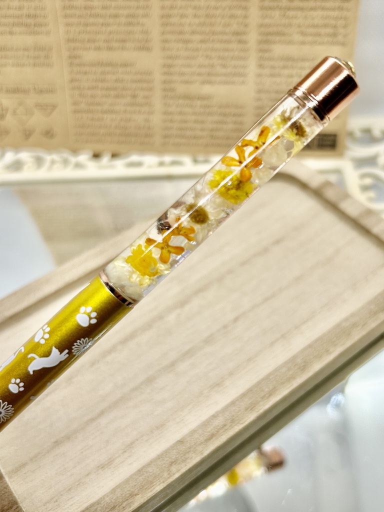 ⑥猫柄ハーバリウムボールペン本体メタリックイエロー×オレンジ黄色金木犀入りハンドメイドドライフラワー文房具筆記用具プレゼント推し色