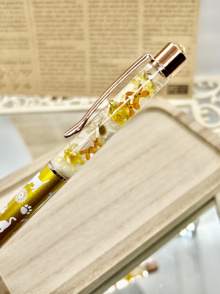 ⑥猫柄ハーバリウムボールペン本体メタリックイエロー×オレンジ黄色金木犀入りハンドメイドドライフラワー文房具筆記用具プレゼント推し色
