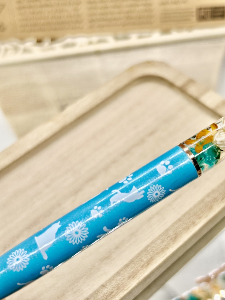 ⑨猫柄ハーバリウムボールペン本体水色×オレンジ水色金木犀入りハンドメイドドライフラワー文房具筆記用具プレゼント推し色