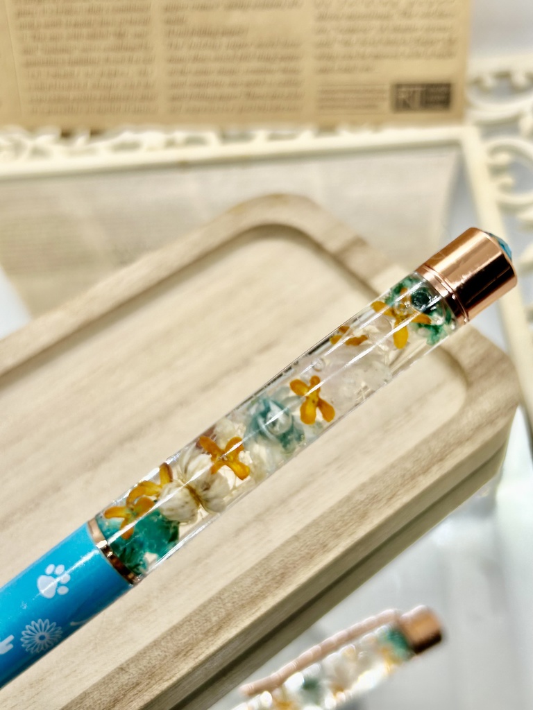 ⑨猫柄ハーバリウムボールペン本体水色×オレンジ水色金木犀入りハンドメイドドライフラワー文房具筆記用具プレゼント推し色
