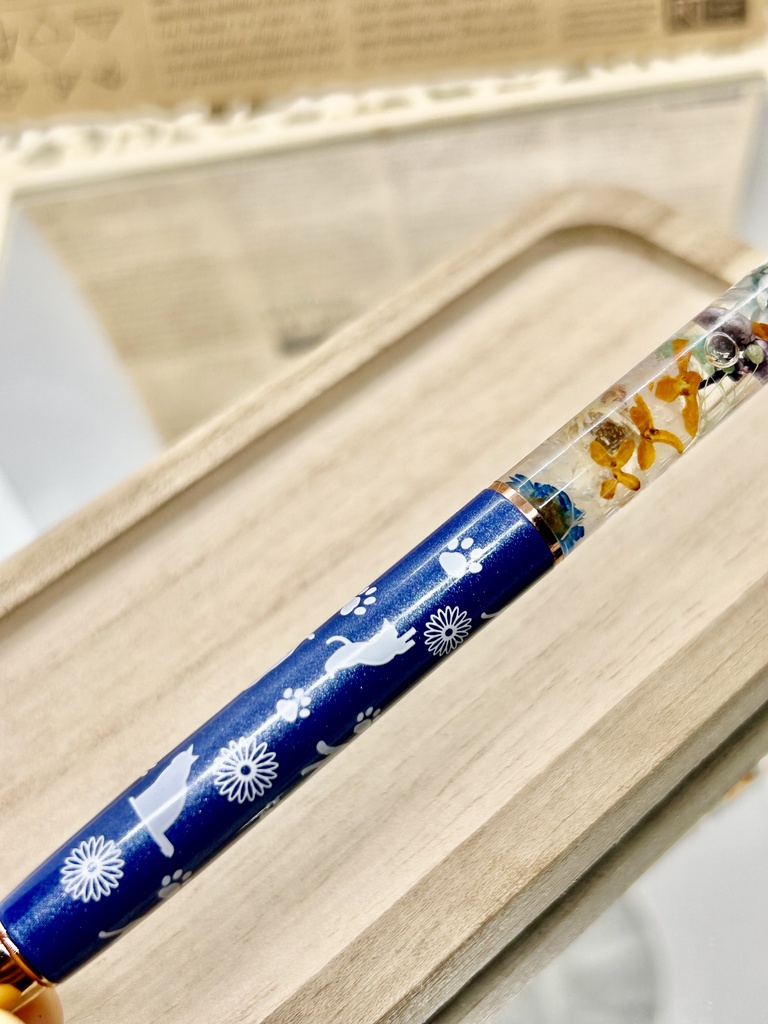 ⑩猫柄ハーバリウムボールペン本体マリンブルー×オレンジ水色金木犀入りハンドメイドドライフラワー文房具筆記用具プレゼント推し色