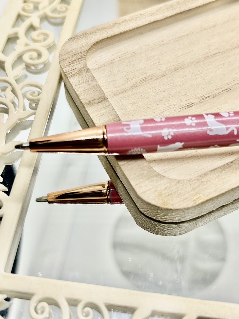 ⑭ 猫柄ハーバリウムボールペン本体くすみピンク×オレンジ金木犀入りハンドメイドドライフラワー文房具筆記用具プレゼント推し色