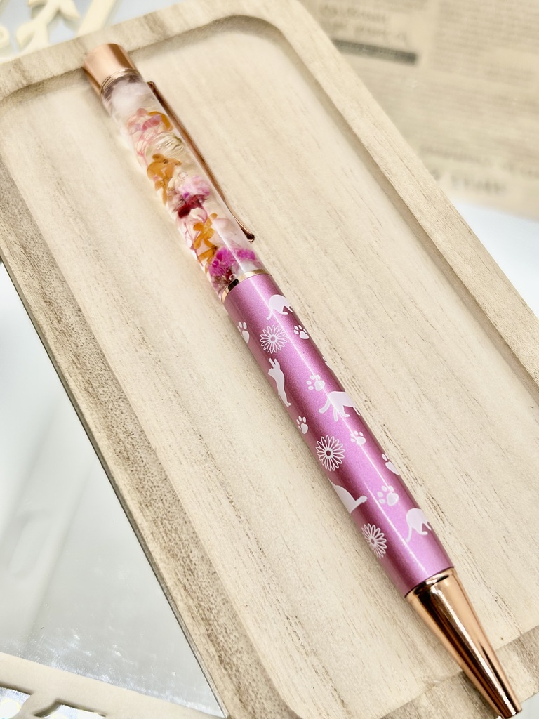 ⑯猫柄ハーバリウムボールペン本体メタリックピンク×オレンジ金木犀入りハンドメイドドライフラワー文房具筆記用具プレゼント推し色