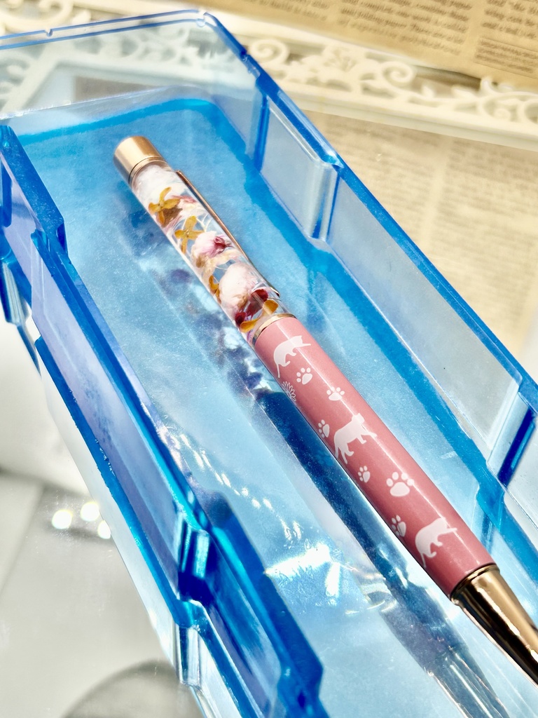 ⑮猫柄ハーバリウムボールペン本体サーモンピンク×オレンジ金木犀入りハンドメイドドライフラワー文房具筆記用具プレゼント推し色