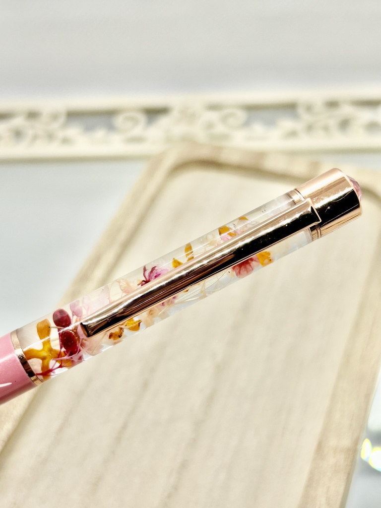 ⑮猫柄ハーバリウムボールペン本体サーモンピンク×オレンジ金木犀入りハンドメイドドライフラワー文房具筆記用具プレゼント推し色