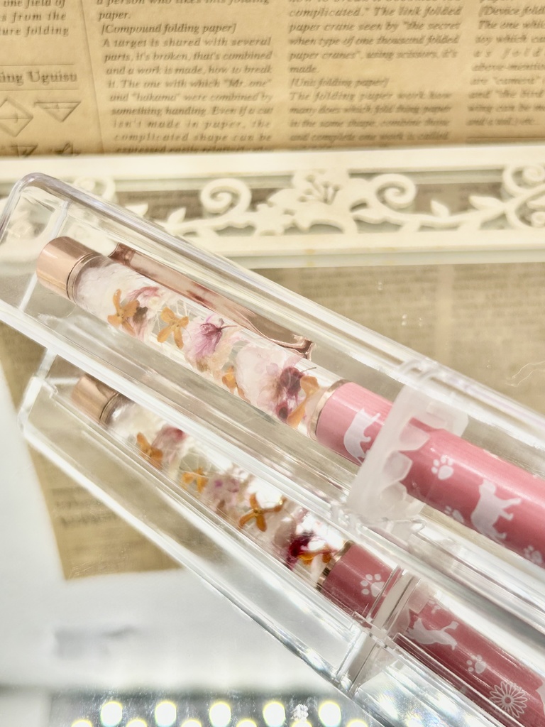 ⑮猫柄ハーバリウムボールペン本体サーモンピンク×オレンジ金木犀入りハンドメイドドライフラワー文房具筆記用具プレゼント推し色