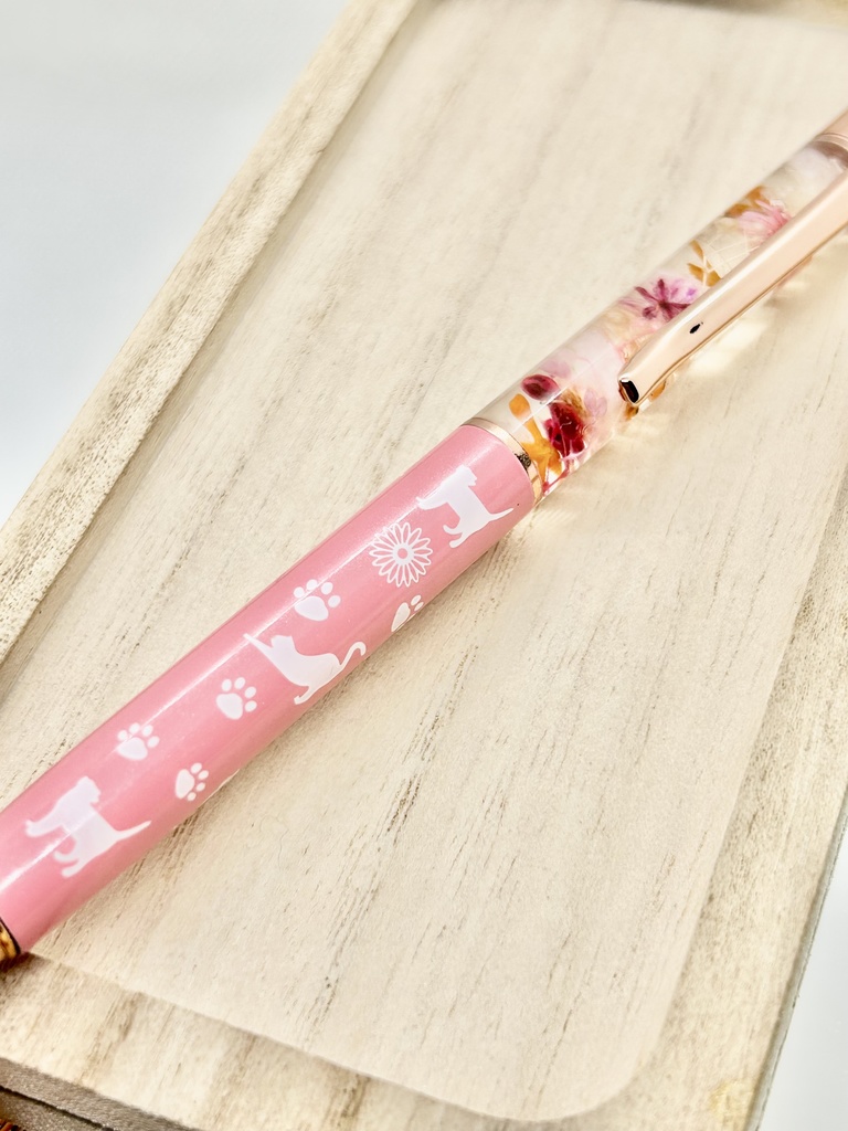⑮猫柄ハーバリウムボールペン本体サーモンピンク×オレンジ金木犀入りハンドメイドドライフラワー文房具筆記用具プレゼント推し色