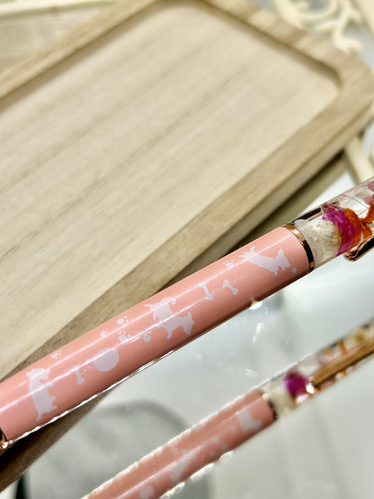 (激レア)犬柄ハーバリウムボールペン本体サーモンピンク×オレンジ金木犀入りハンドメイドドライフラワー文房具筆記用具プレゼント推し色