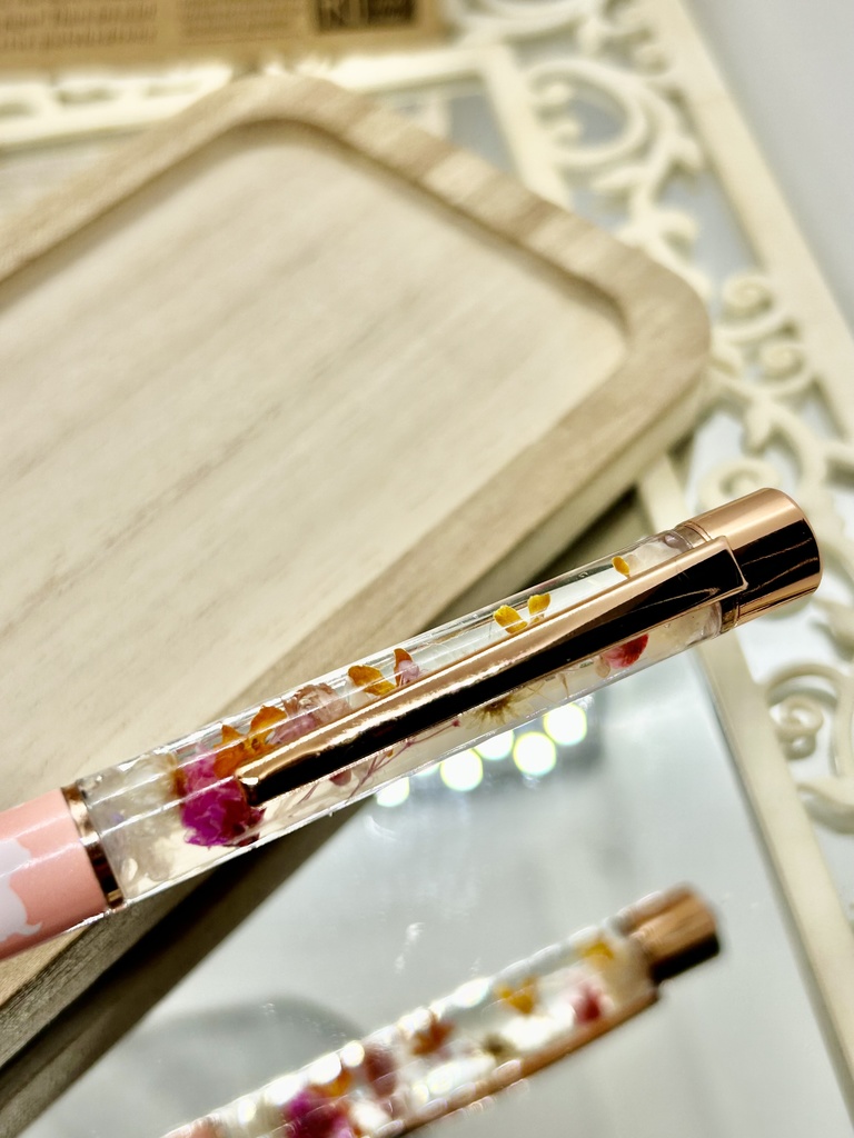 (激レア)犬柄ハーバリウムボールペン本体サーモンピンク×オレンジ金木犀入りハンドメイドドライフラワー文房具筆記用具プレゼント推し色