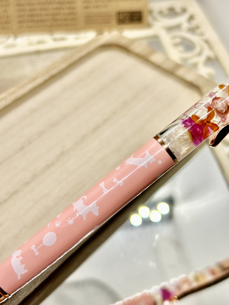 (激レア)犬柄ハーバリウムボールペン本体サーモンピンク×オレンジ金木犀入りハンドメイドドライフラワー文房具筆記用具プレゼント推し色