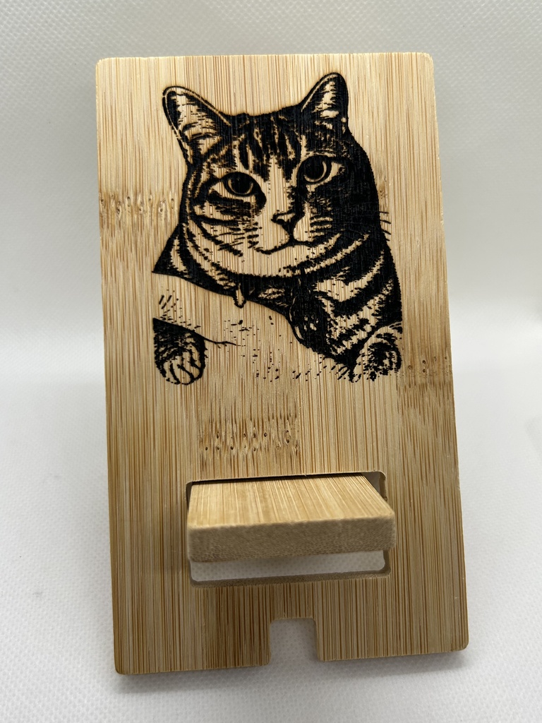 うちの子 木製スマホスタンド|写真・イラスト・ロゴ刻印|オーダーメイド レーザー刻印|ペット・子どもの絵・名入れ対応