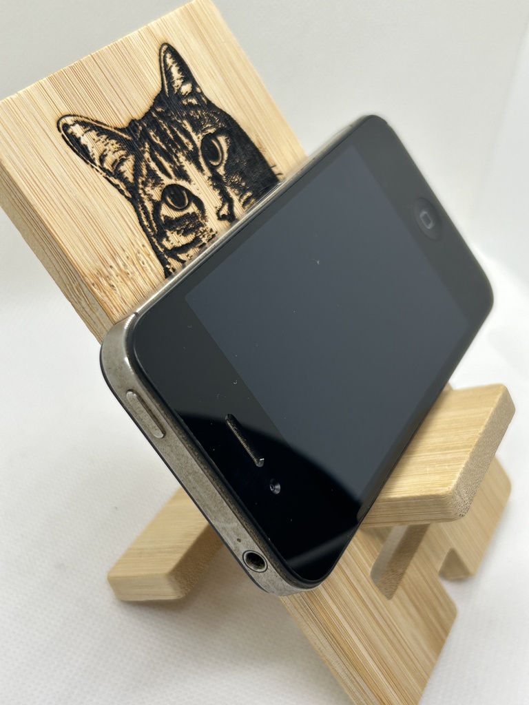 うちの子 木製スマホスタンド|写真・イラスト・ロゴ刻印|オーダーメイド レーザー刻印|ペット・子どもの絵・名入れ対応