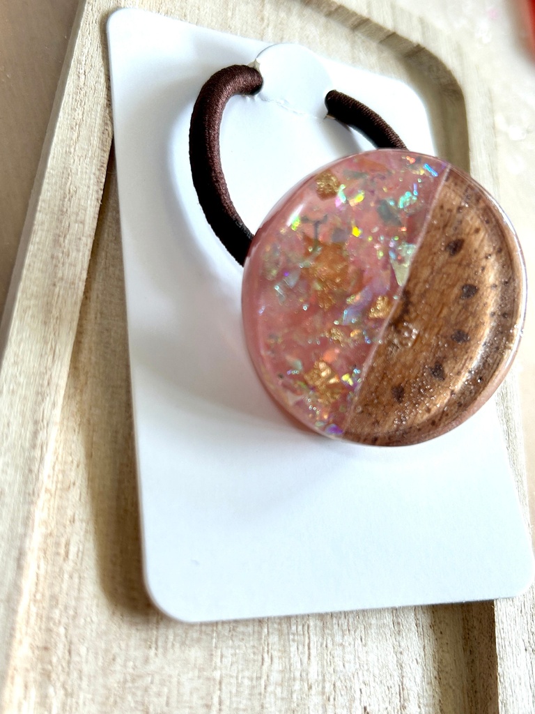 【Mirageシリーズ】ウッドレジン ヘアゴム ピンク|オーロラホロ×万華鏡柄レーザー刻印 ハンドメイド 木製アクセサリー