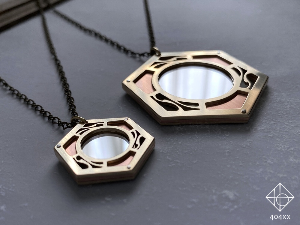 〈幻影写し〉鏡のペンダント