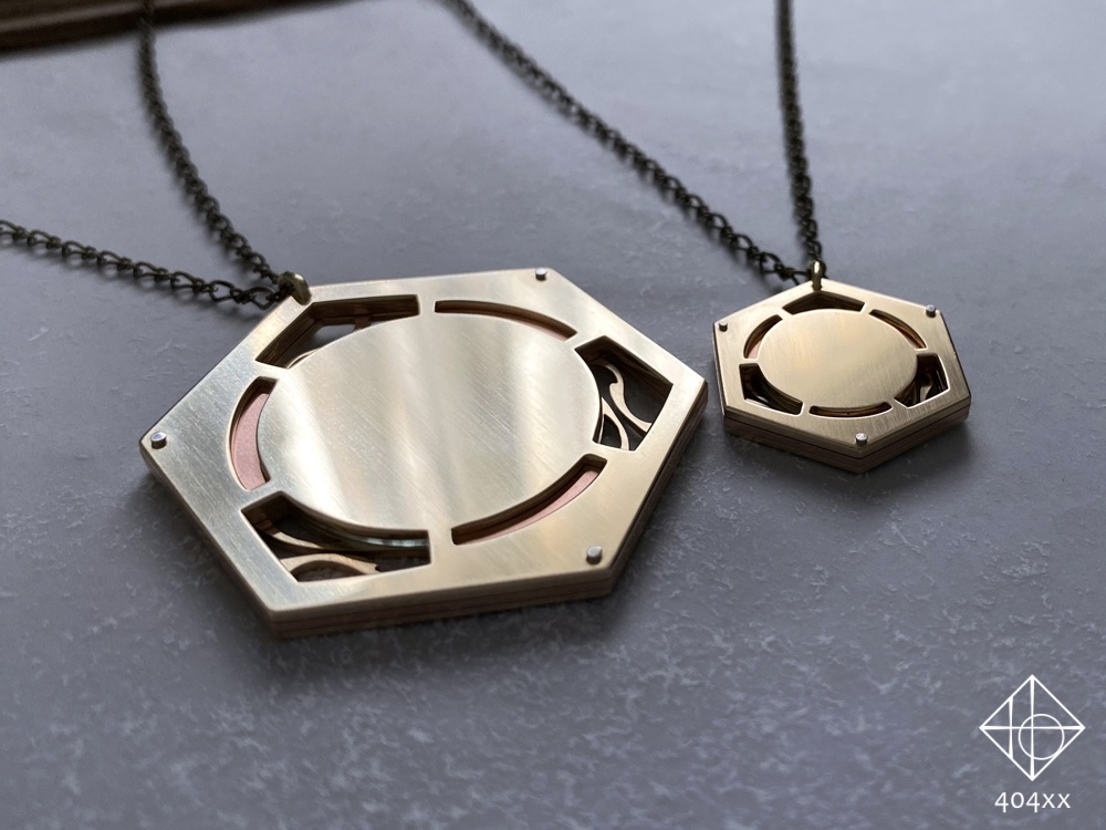 〈幻影写し〉鏡のペンダント