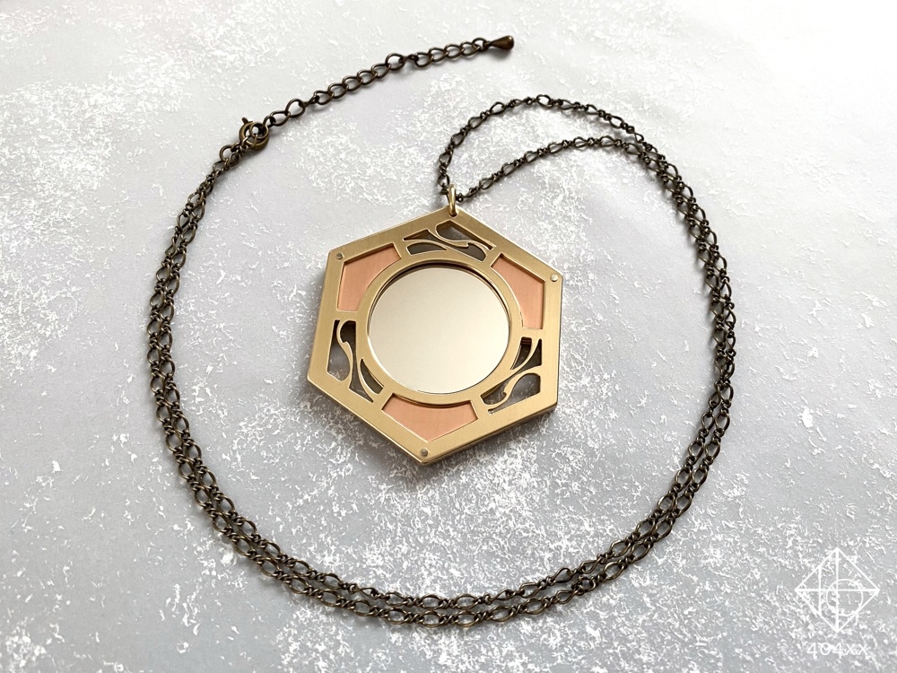 〈幻影写し〉鏡のペンダント