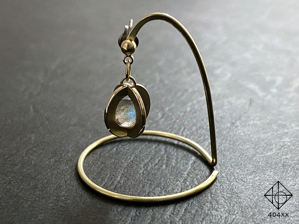 〈天球標本/極光〉ピアス/イヤリング