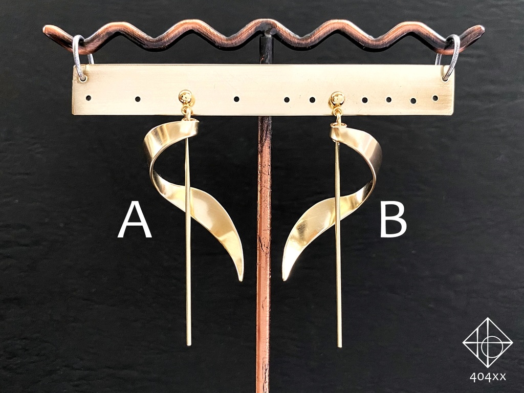 〈流転の耳飾り〉片耳ピアス/イヤリング