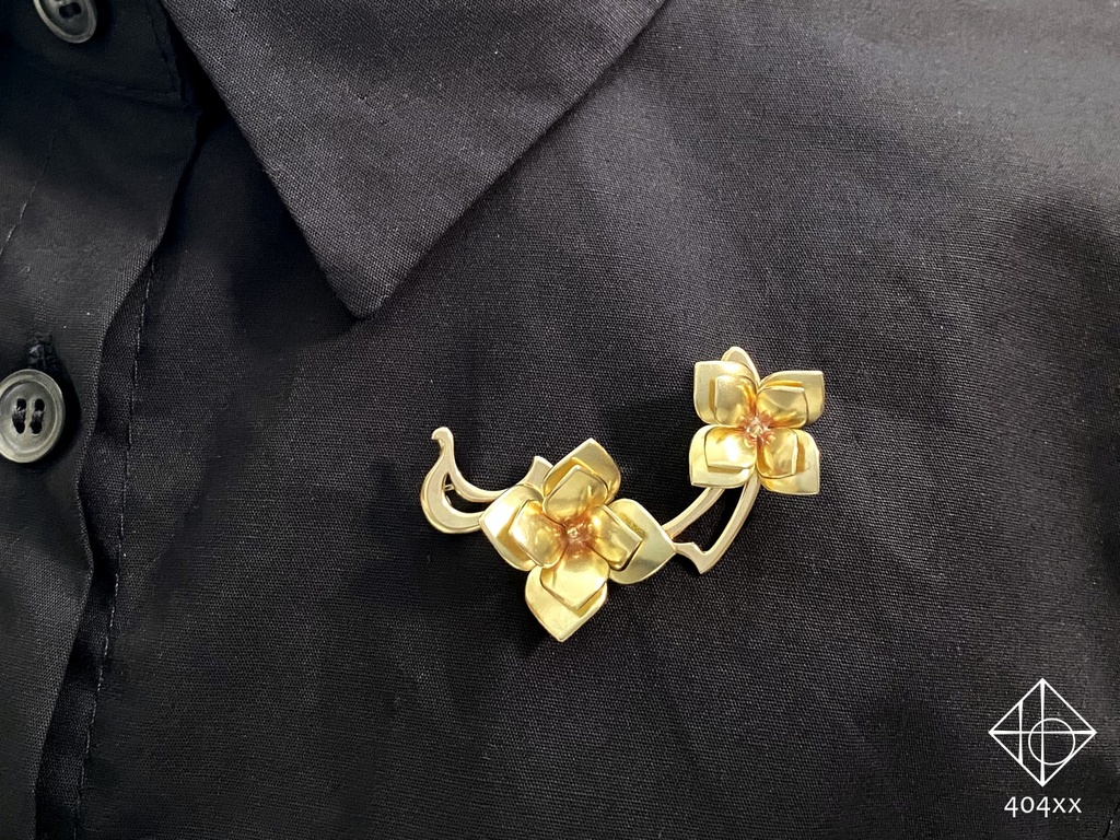 〈彩花〉ブローチ/大