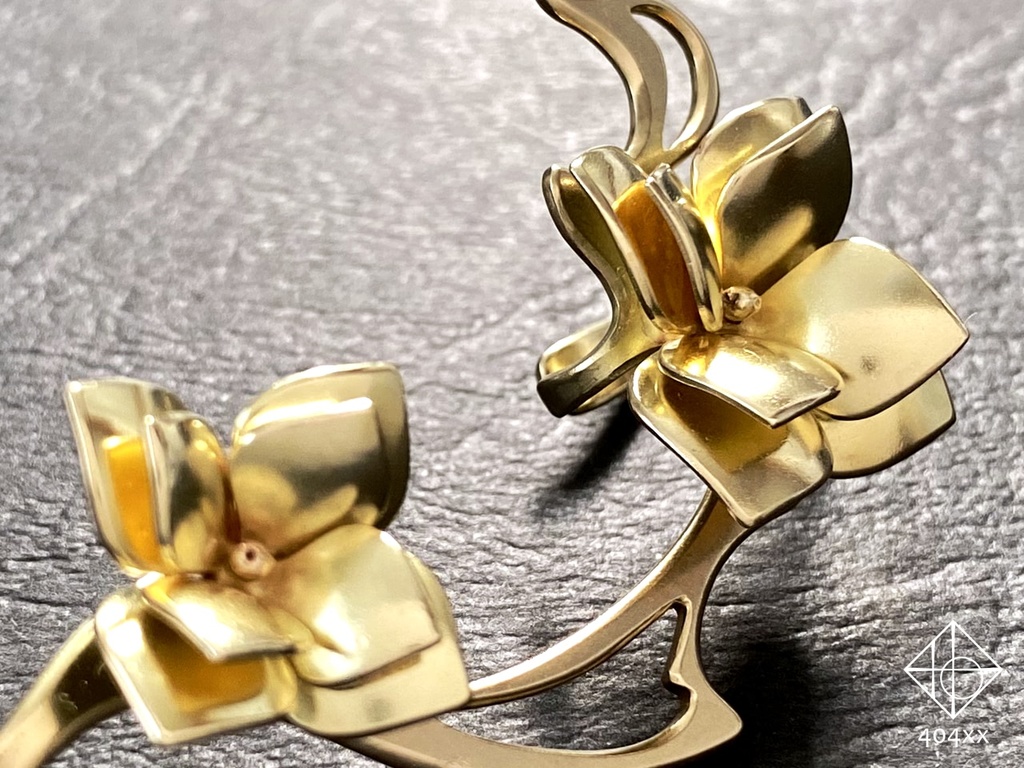 〈彩花〉ブローチ/小