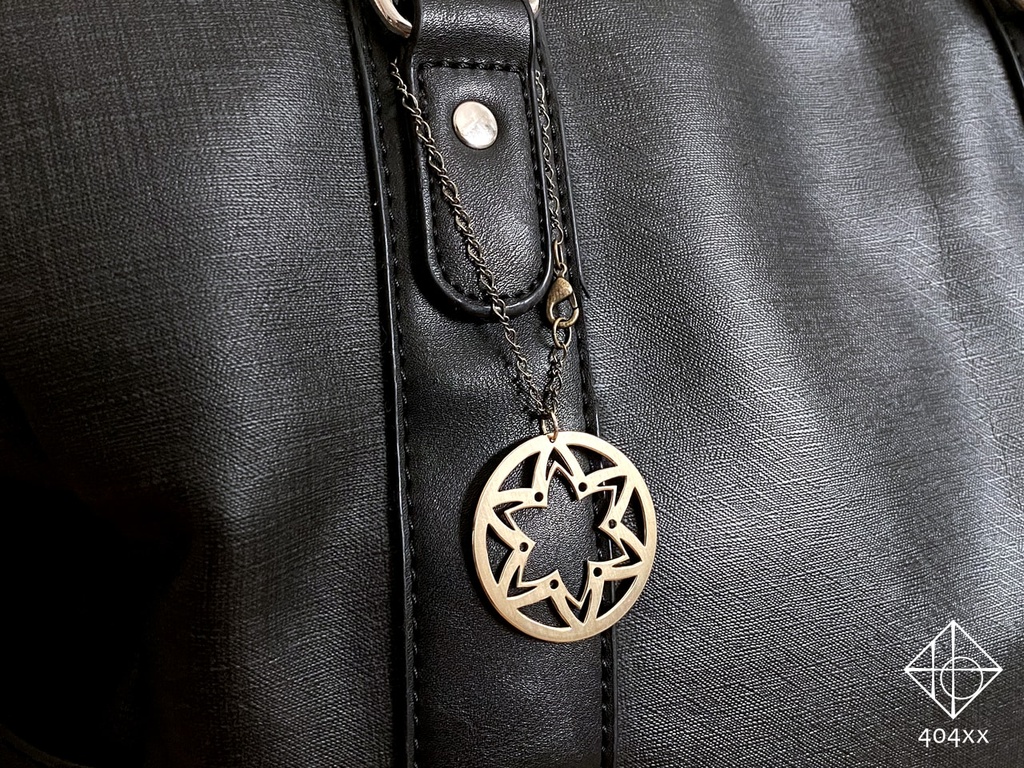 〈星花徽章〉ペンダント/バッグチャーム