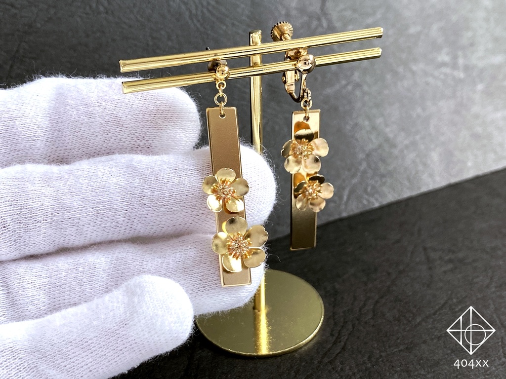 〈桜花〉片耳ピアス/イヤリング 真鍮