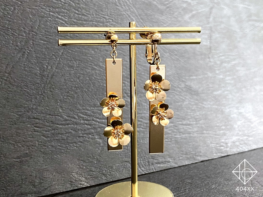 〈桜花〉片耳ピアス/イヤリング 真鍮