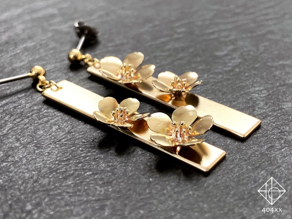 〈桜花〉片耳ピアス/イヤリング 真鍮