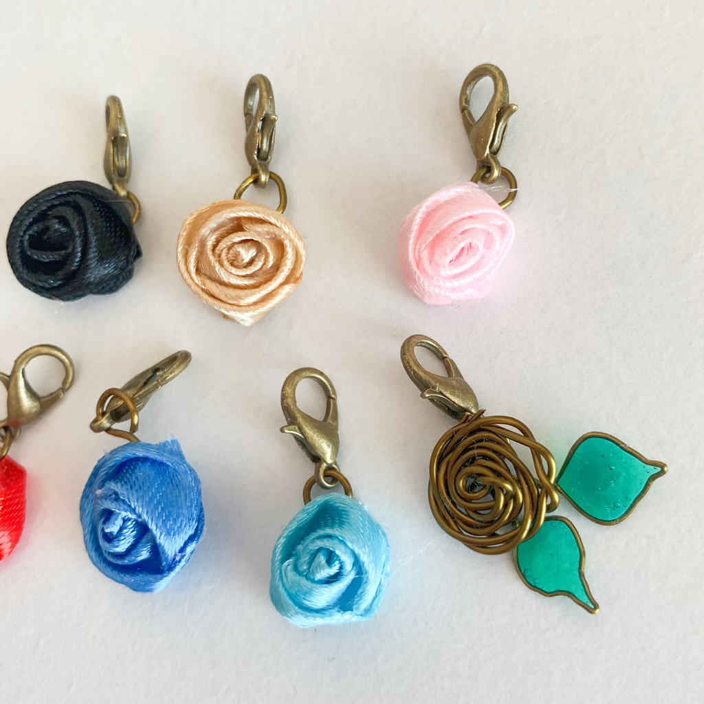 薔薇のマスクチャーム