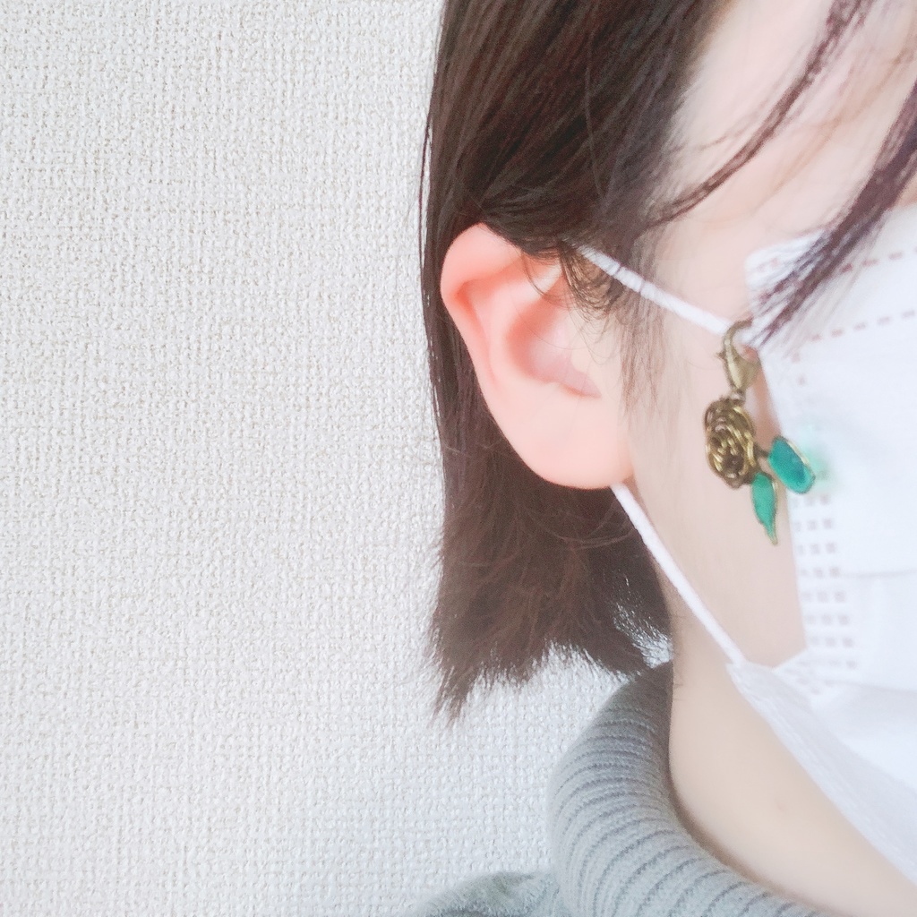 薔薇のマスクチャーム