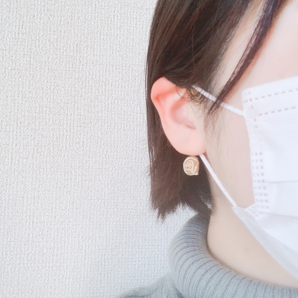 薔薇のマスクチャーム